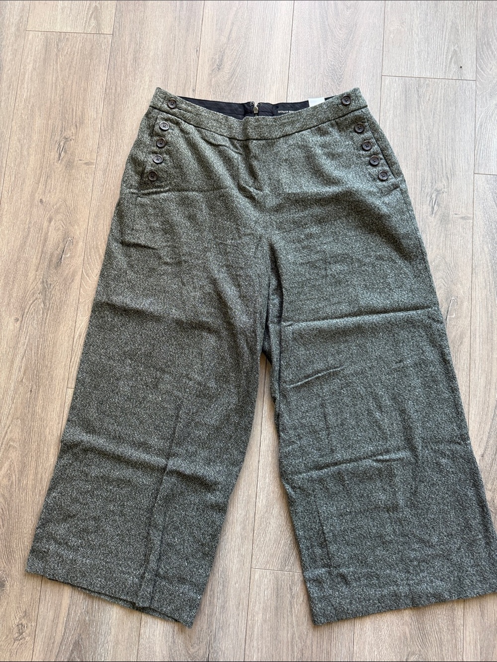 Banana Republic Olive Cropped Wide-Leg Pants